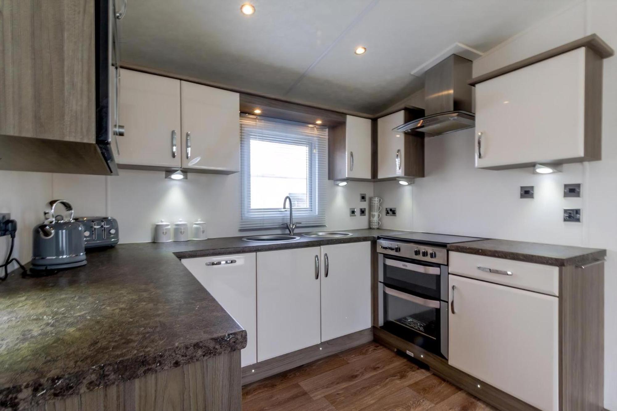 Beautiful 6 Berth Caravan By The Beach In Suffolk Ref 40076Nd 洛斯托夫特 外观 照片