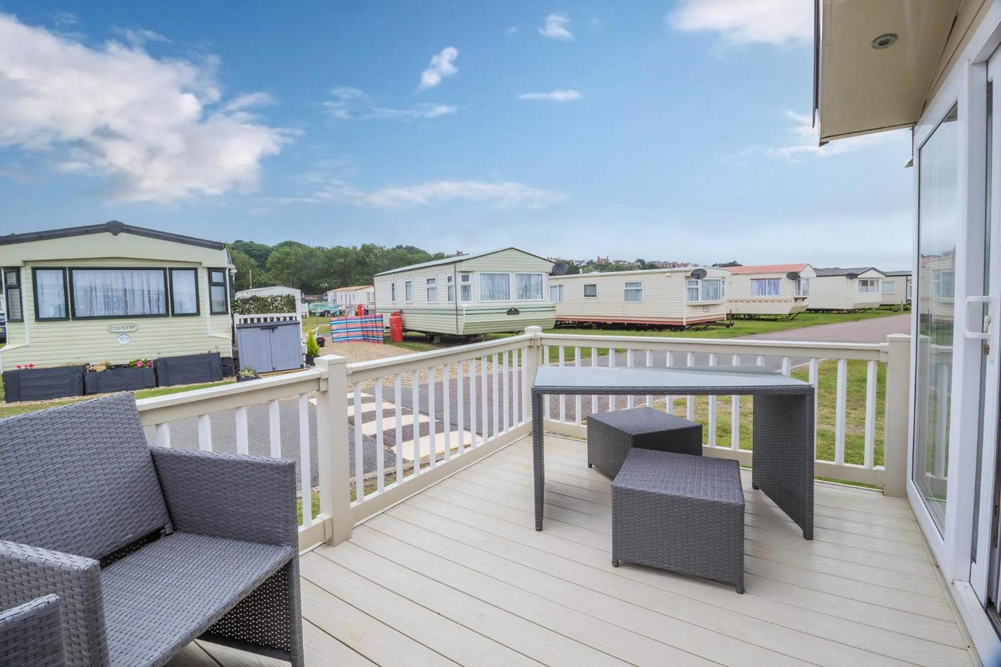 Beautiful 6 Berth Caravan By The Beach In Suffolk Ref 40076Nd 洛斯托夫特 外观 照片