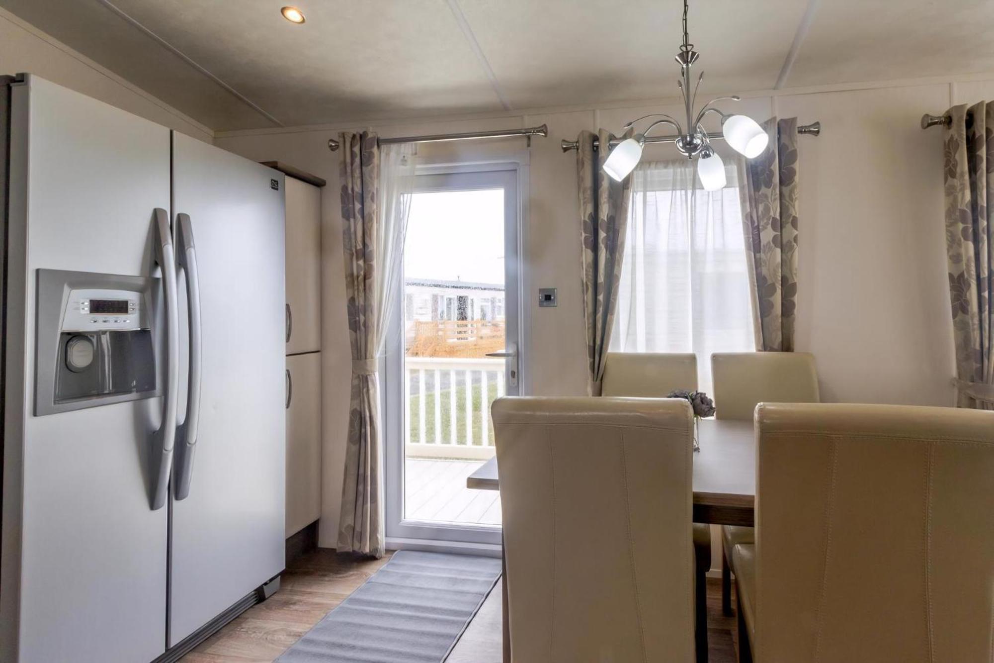 Beautiful 6 Berth Caravan By The Beach In Suffolk Ref 40076Nd 洛斯托夫特 外观 照片